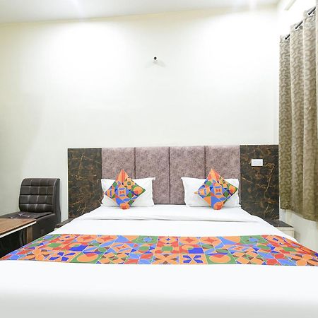 Hotel Fabexpress Galaxy Nayagaon Exteriér fotografie